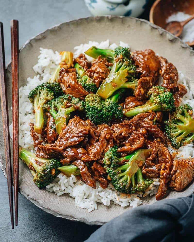 beef broccoli served with rice