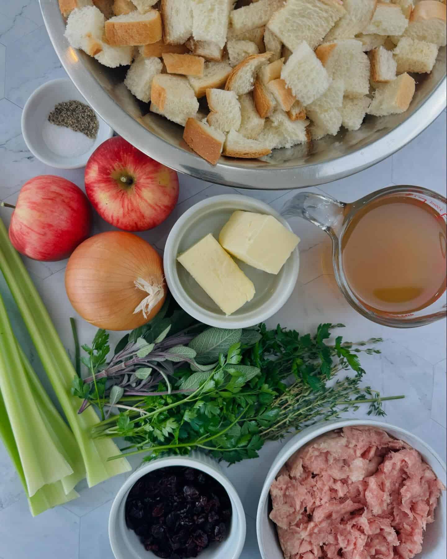 ingredients-apple-sausage-stuffing ingredients for stuffing
