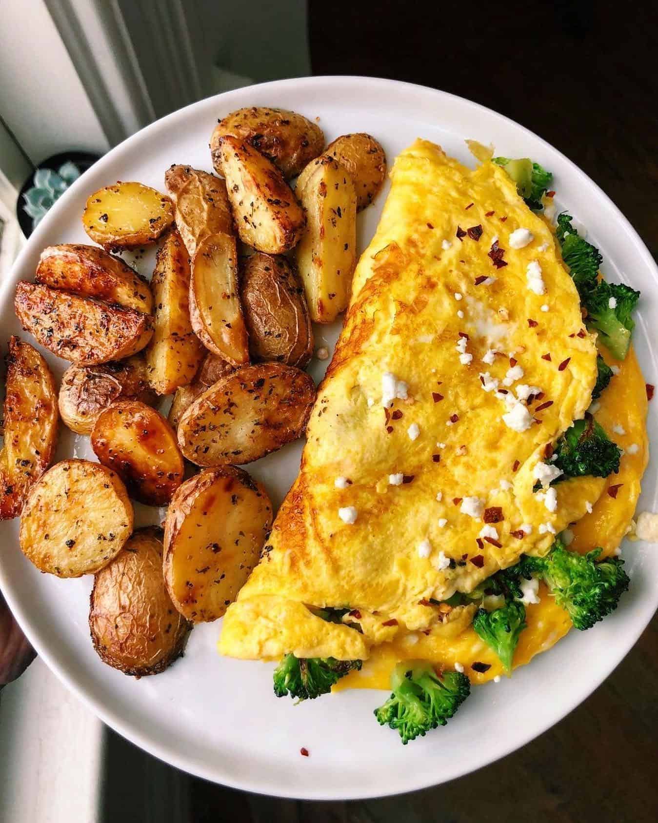 omelette-cheese-veg 7. Fancy Omelette with Cheese and Veggies