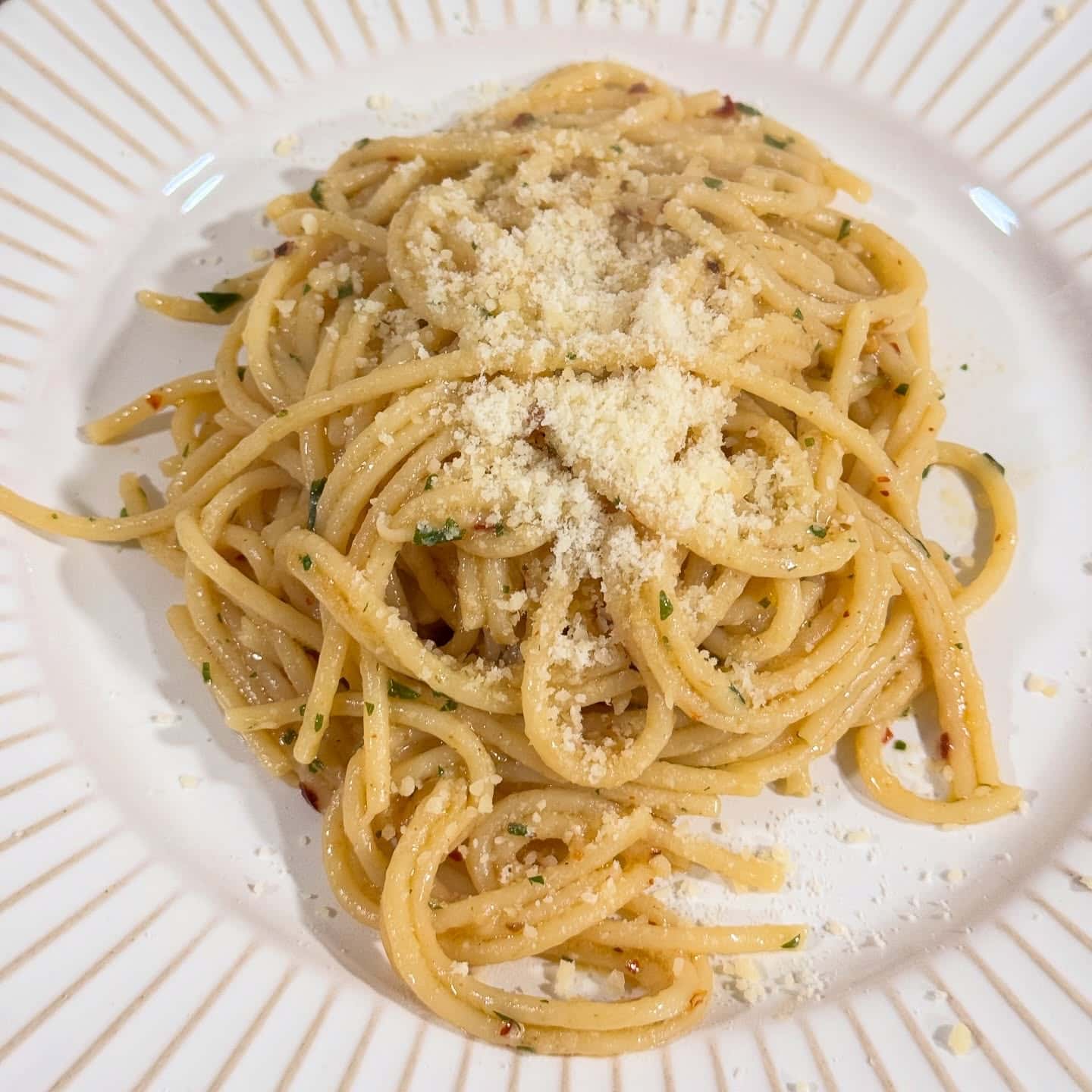 pasta-aglio-olio 8. Pasta Aglio e Olio