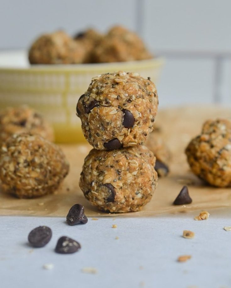 No-Bake Peanut Butter Oatmeal Energy Balls