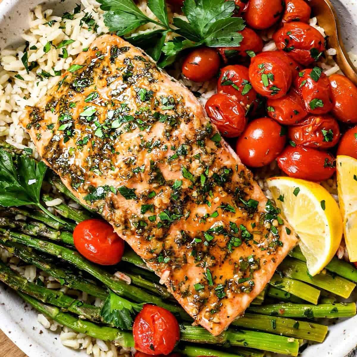 roasted-salmon-with-vegetables 6. Pan-Seared Salmon with Roasted Vegetables