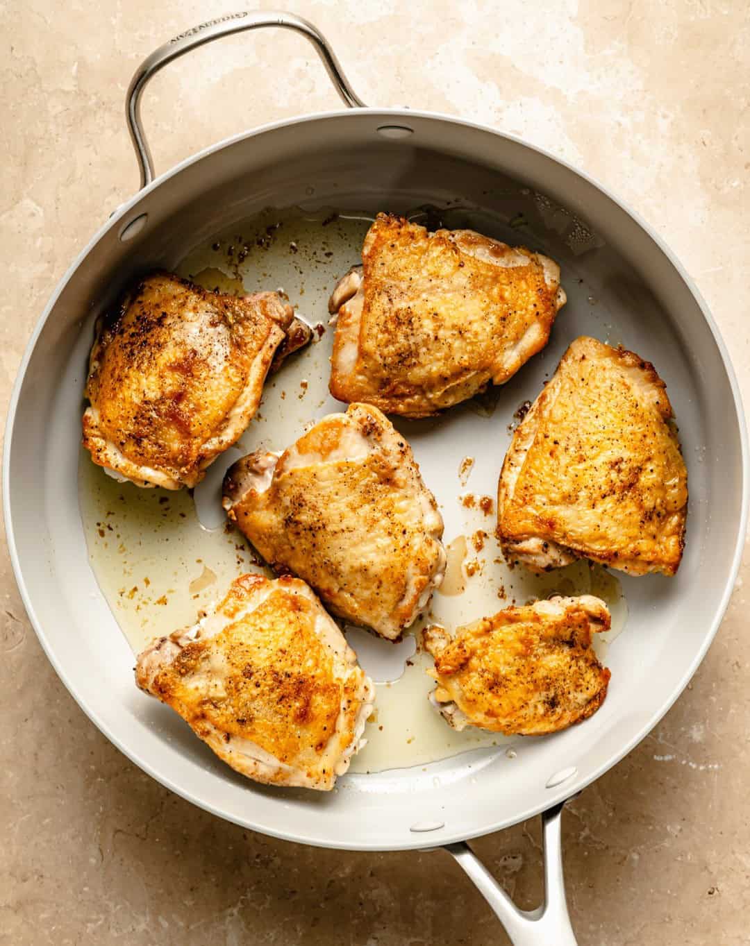 sear-chicken-thighs searing chicken thighs