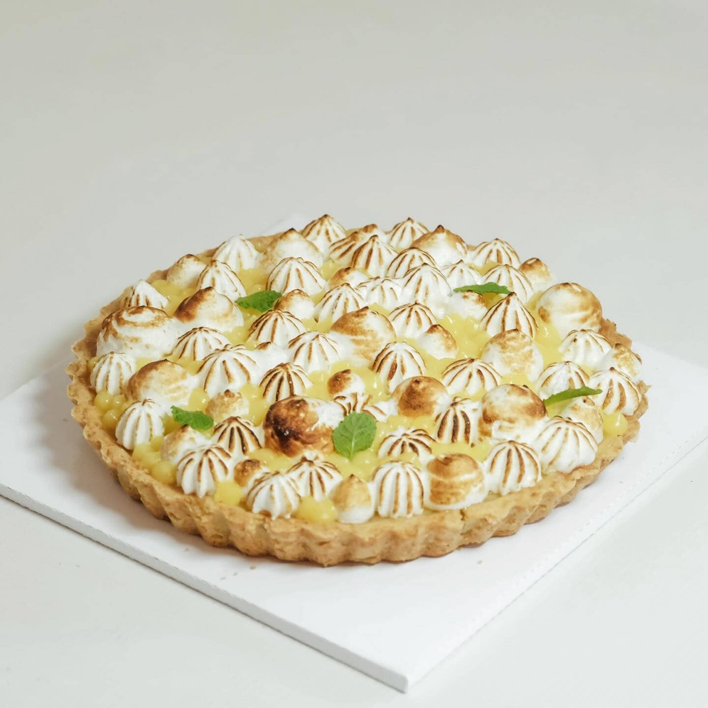 serving-lemon-meringue-pie lemon meringue pie